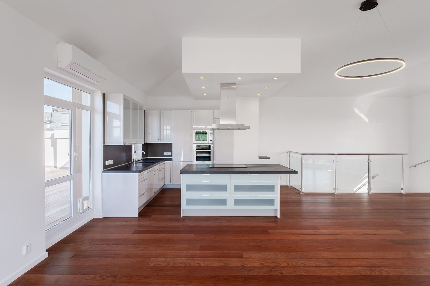 Nepilova, Vysočany - Praha 9 | Prodej, Byt 5+kk, 257 m²