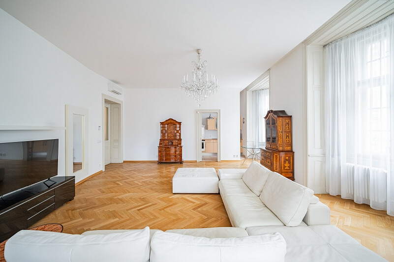 Valentinská, Josefov - Prague 1 | Rent, Apartment Two-bedroom (3+1), 130 m²