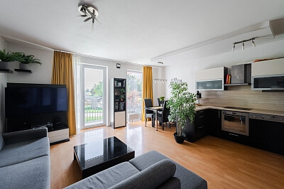 Rýnská, Čakovice - Prague 9 | Sale, Apartment Two-bedroom (3+kk), 84 m²