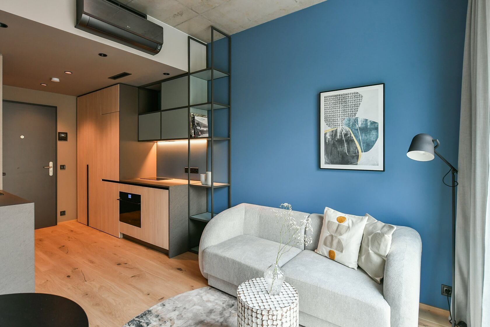 Sokolovská, Karlín - Prague 8 | Rent, Apartment One-bedroom (2+kk), 32 m²