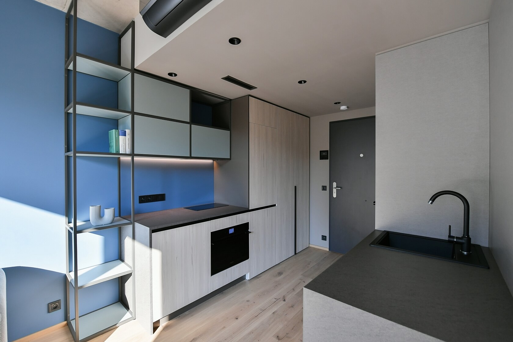 Sokolovská, Karlín - Prague 8 | Rent, Apartment One-bedroom (2+kk), 32 m²