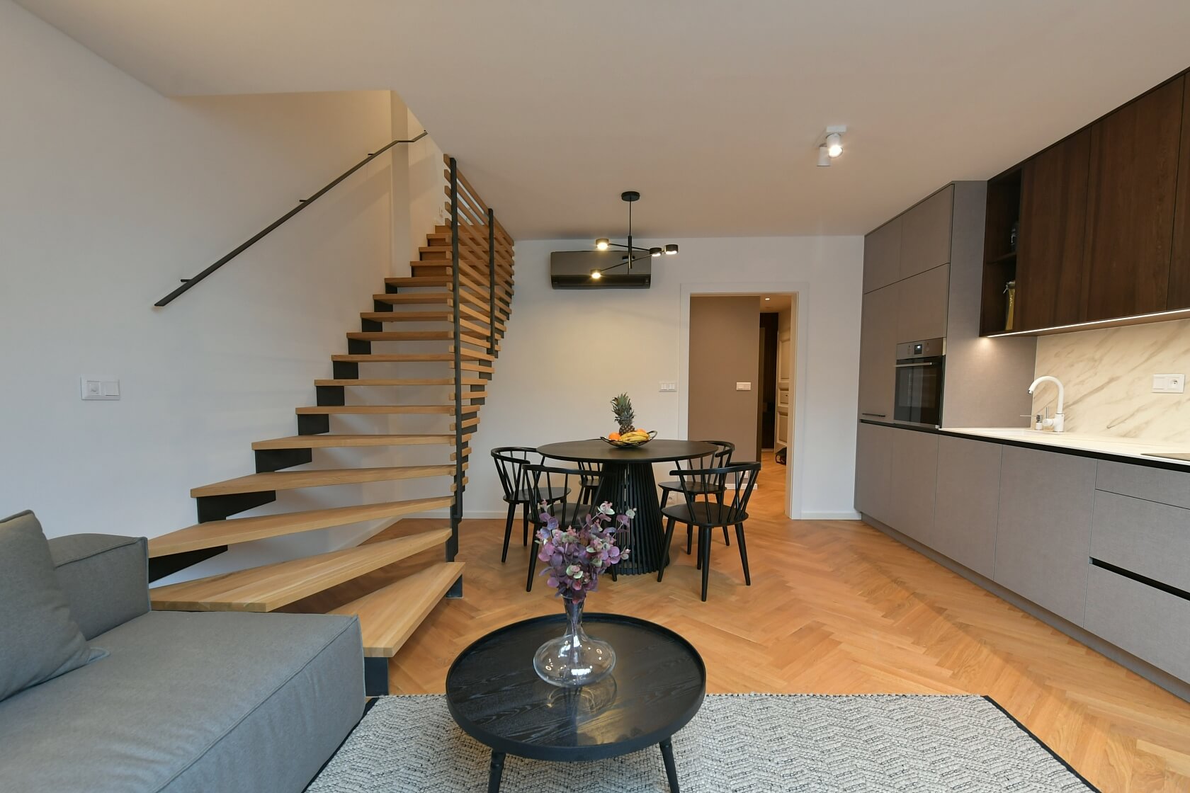 Roháčova, Žižkov - Prague 3 | Sale, Apartment Two-bedroom (3+kk), 77 m²