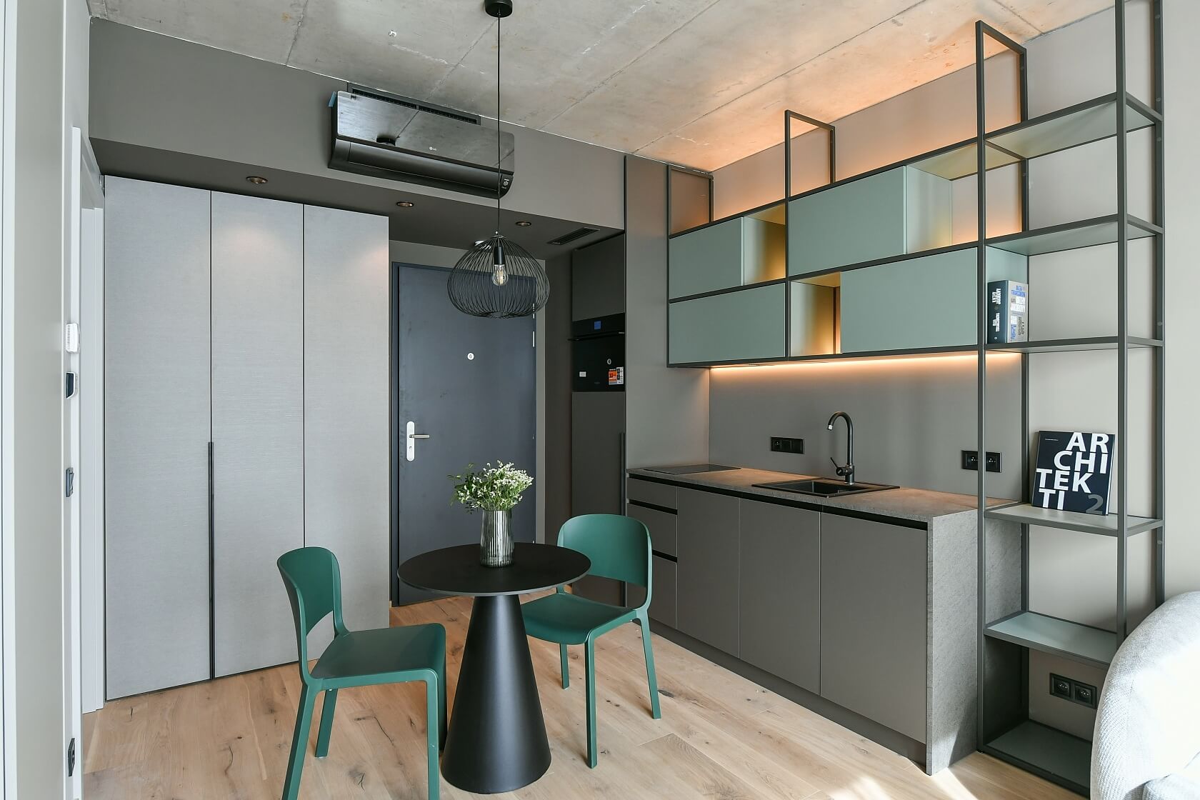 Sokolovská, Karlín - Prague 8 | Rent, Apartment One-bedroom (2+kk), 35 m²