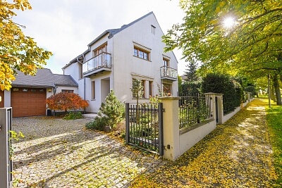 Chotěbuzská, Benice - Prague 10 | Sale, House Four-bedroom (5+kk), 248 m²
