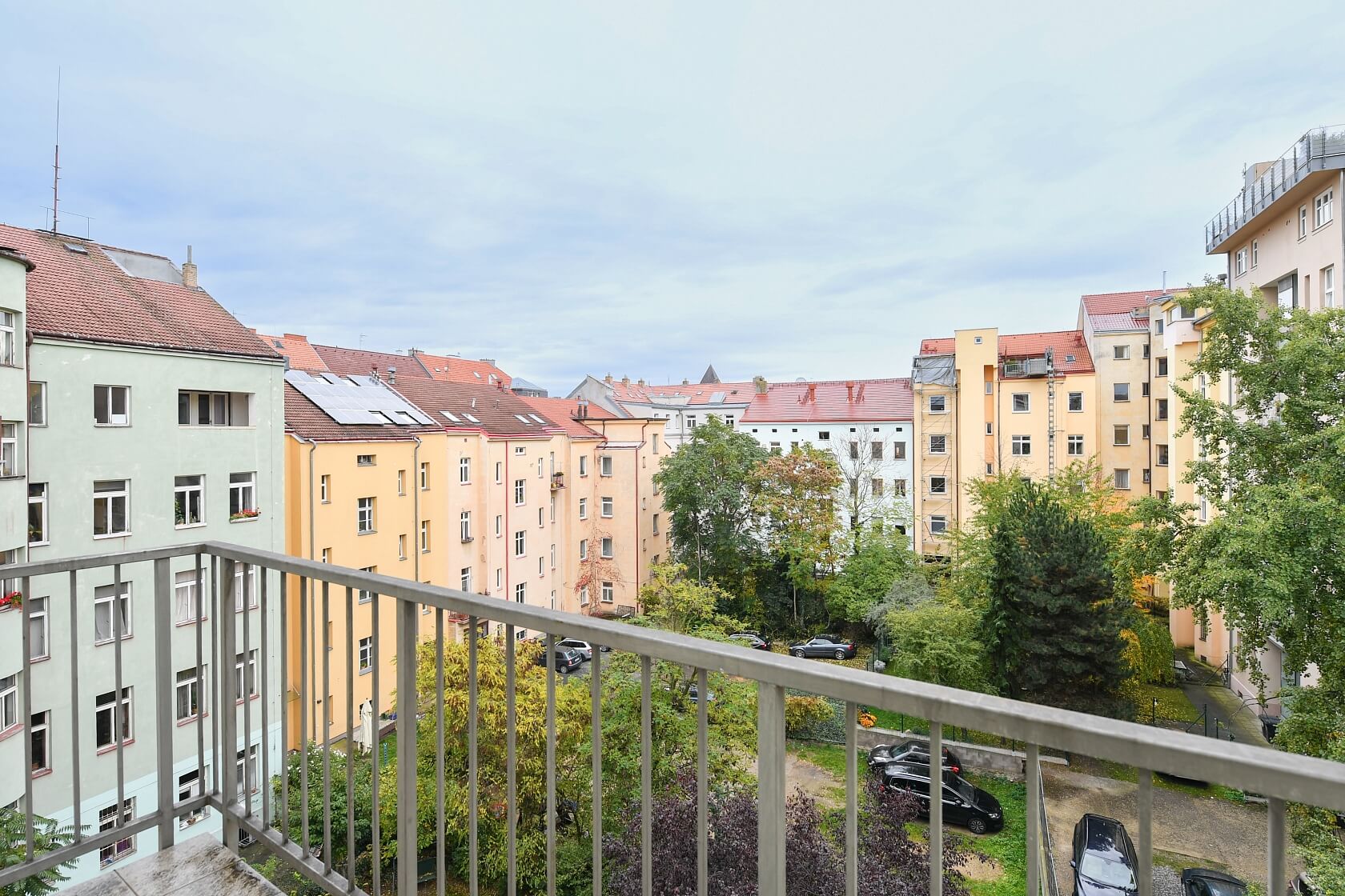 Nad Královskou oborou, Bubeneč - Praha 7 | Pronájem, Byt 2+kk, 74 m²