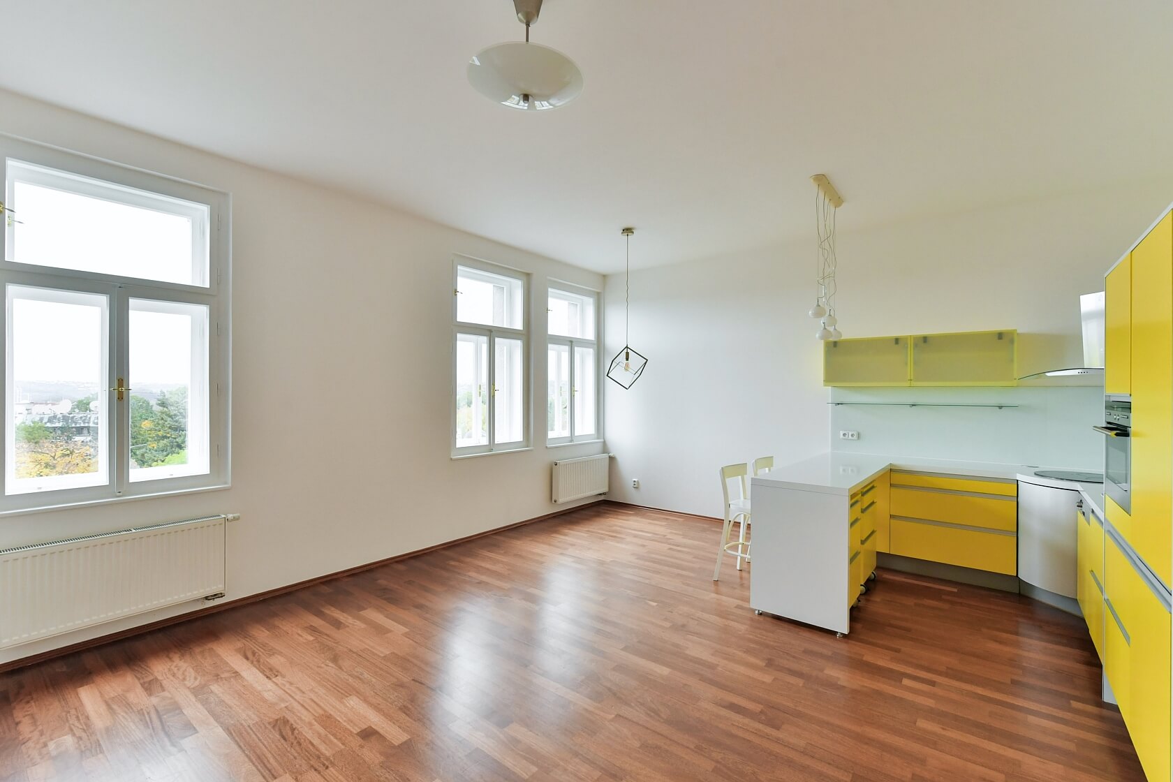 Nad Královskou oborou, Bubeneč - Praha 7 | Pronájem, Byt 2+kk, 74 m²