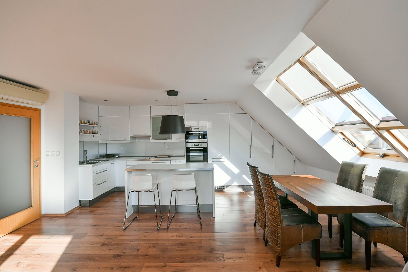 Kafkova, Dejvice - Praha 6 | Pronájem, Byt 2+kk, 68 m²