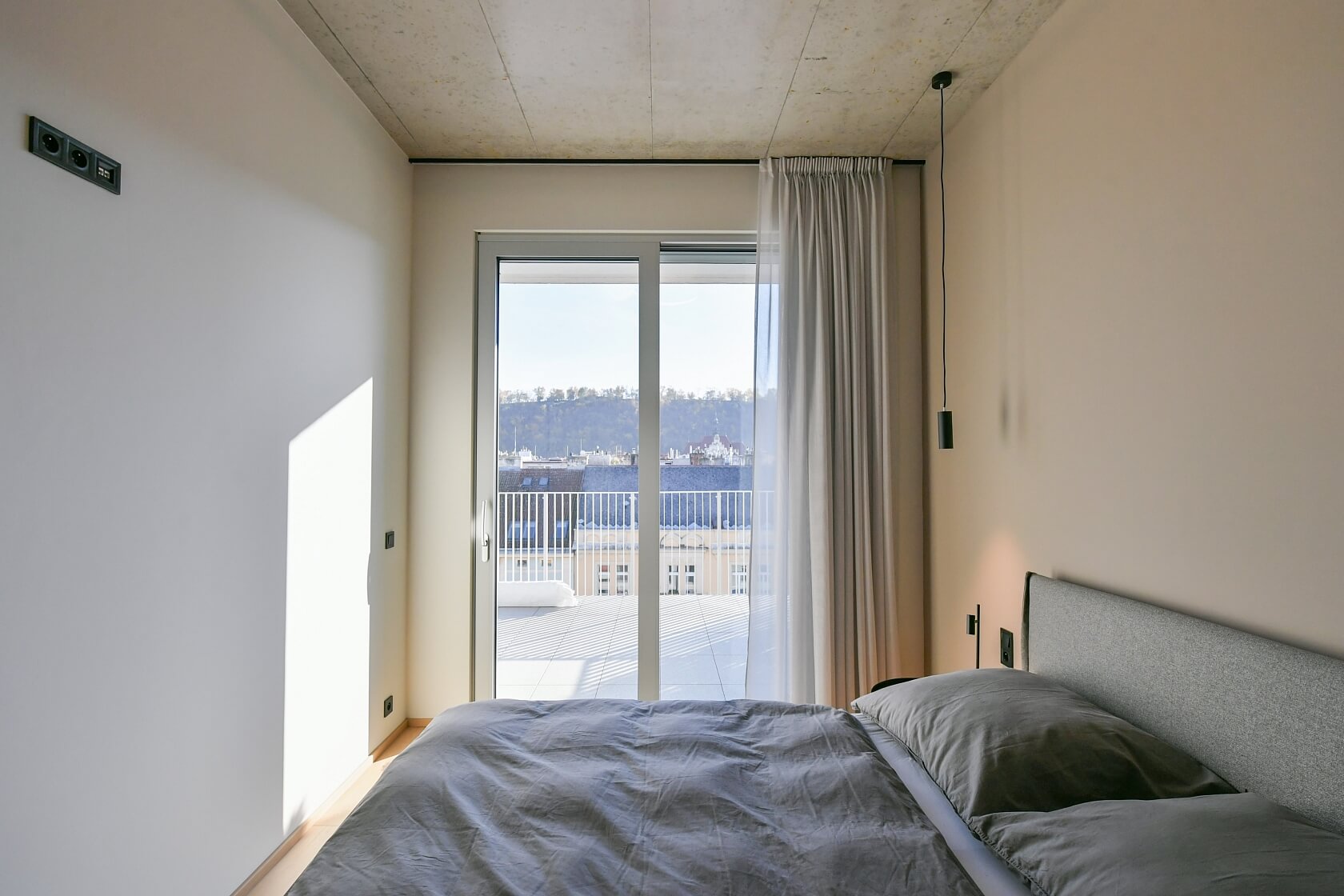 Sokolovská, Karlín - Prague 8 | Rent, Apartment One-bedroom (2+kk), 84 m²