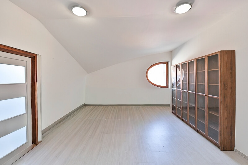 U Studánky, Bubeneč - Prague 7 | Sale, Apartment One-bedroom (2+1), 73 m²