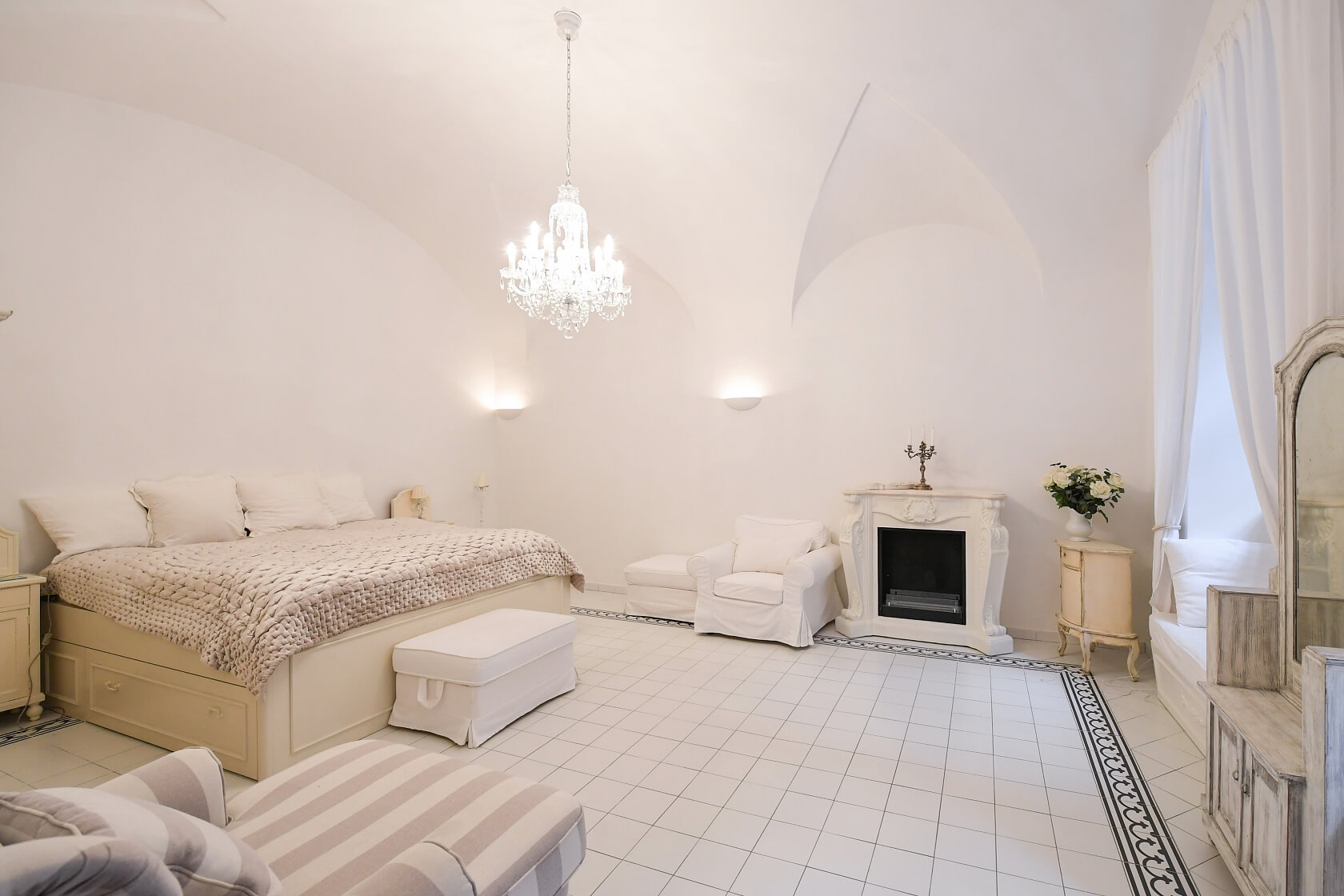 Valdštejnské náměstí, Malá Strana - Prague 1 | Rent, Apartment Studio (1+1), 60 m²