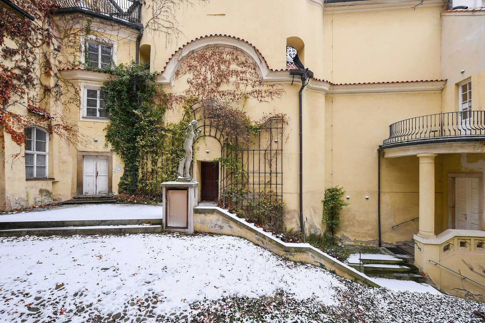 Valdštejnské náměstí, Malá Strana - Praha 1 | Pronájem, Byt 1+1, 60 m²