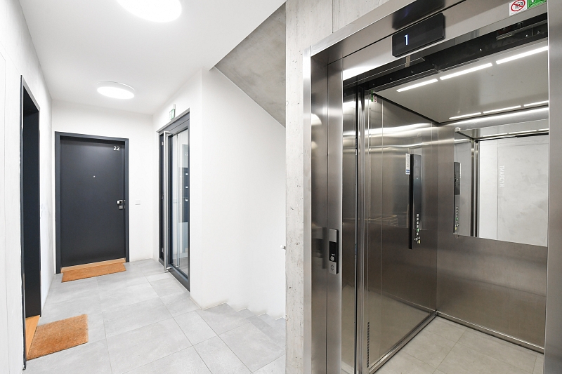 U Hostivařského nádraží, Hostivař - Praha 10 | Pronájem, Byt 2+kk, 76 m²