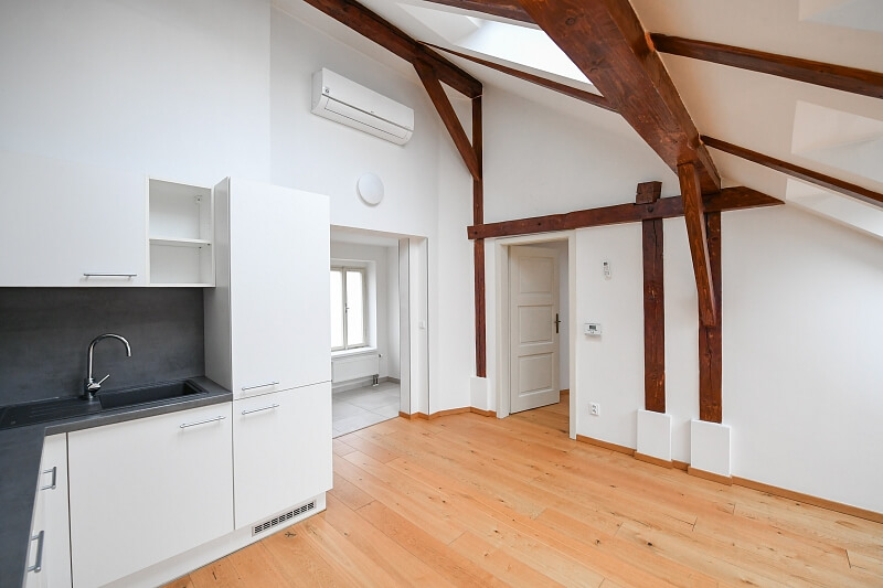 Na Zderaze, Nové Město - Praha 2 | Prodej, Byt 2+kk, 49 m²