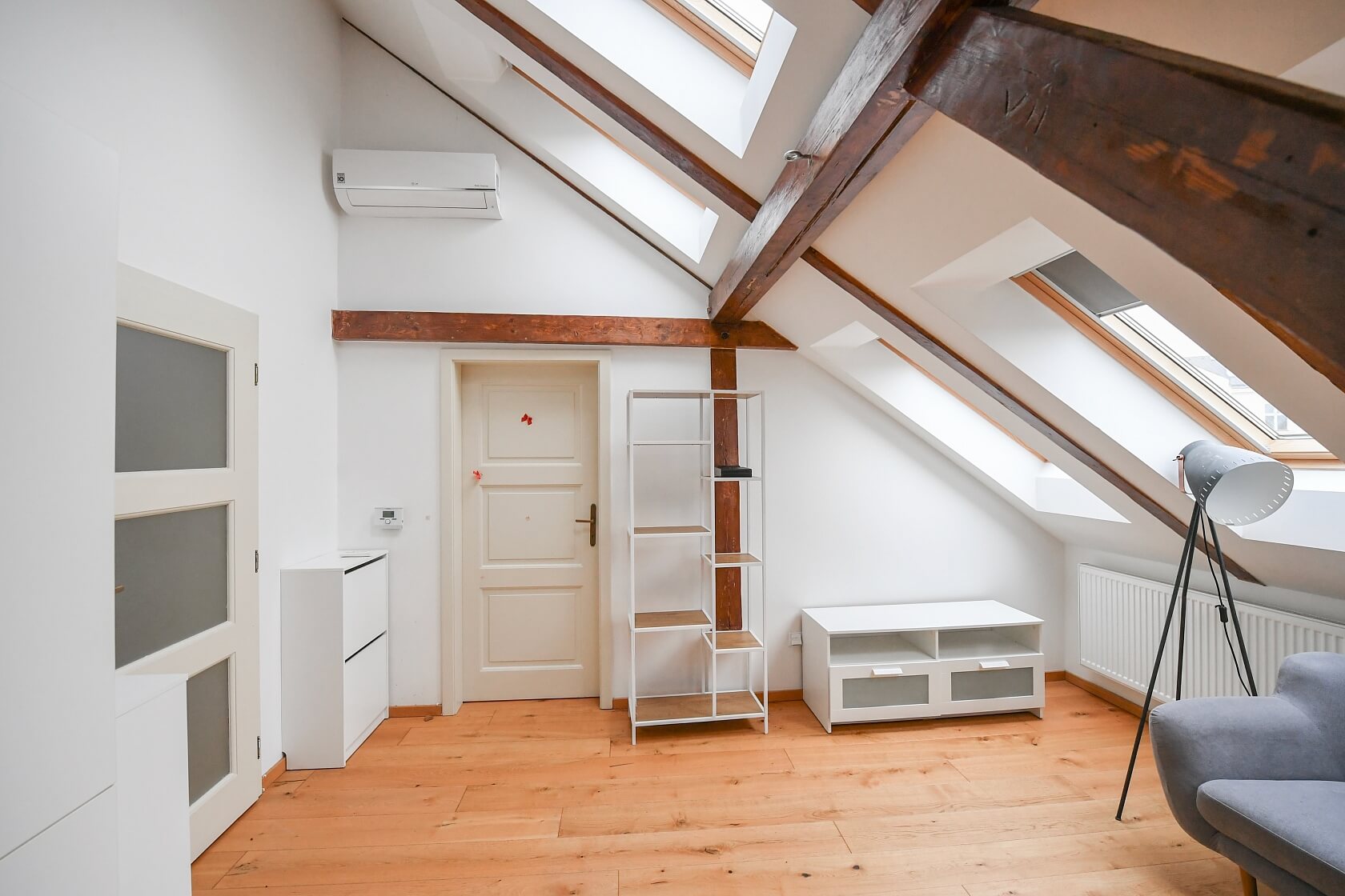 Na Zderaze, Nové Město - Prague 2 | Sale, Apartment One-bedroom (2+kk), 77 m²