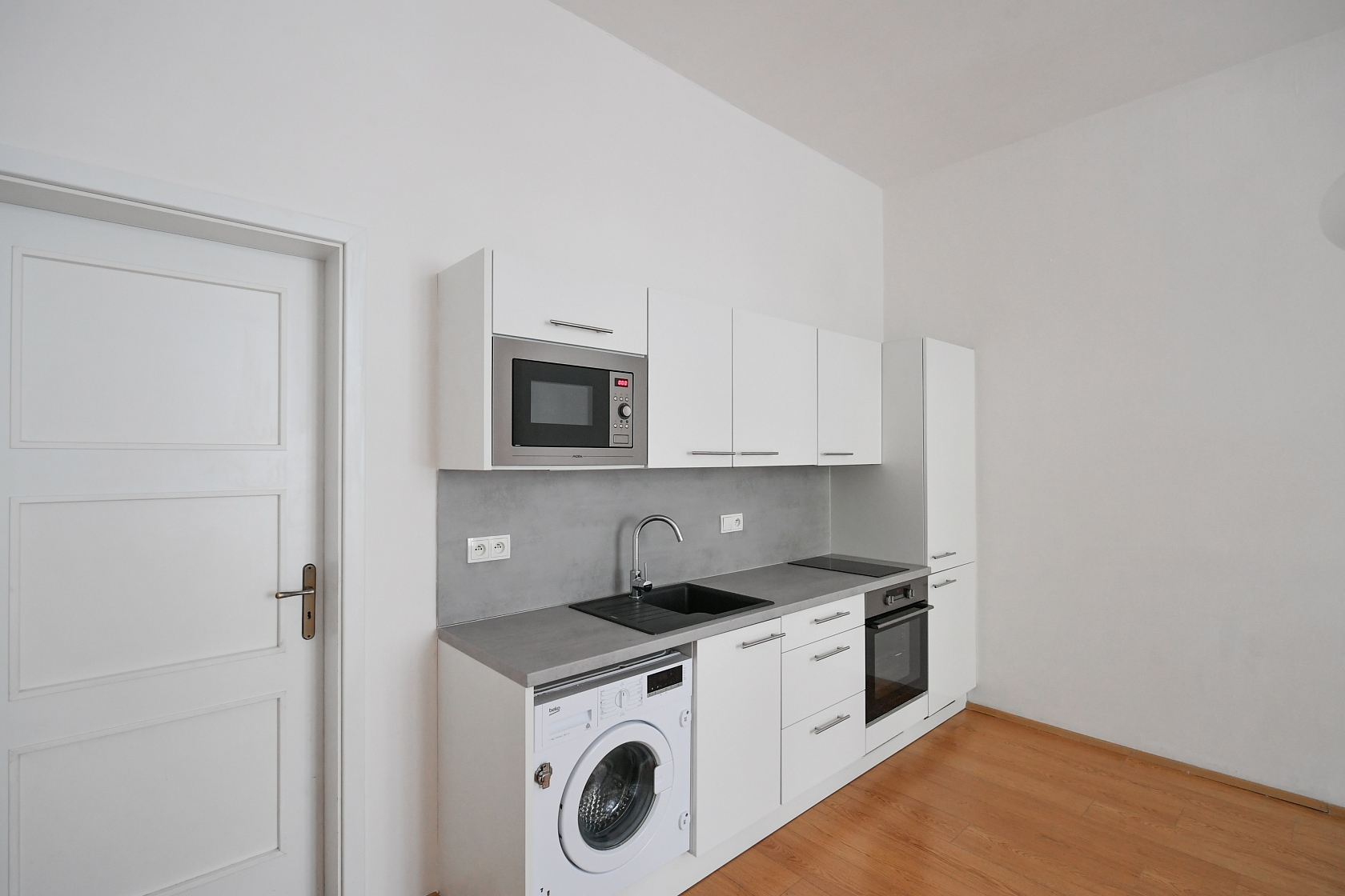 Svornosti, Smíchov - Prague 5 | Sale, Apartment One-bedroom (2+kk), 61 m²