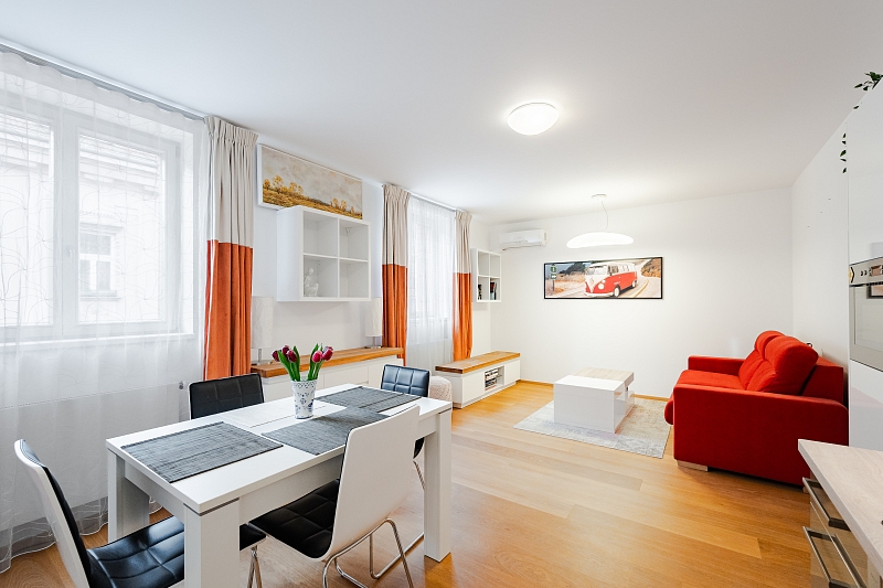 Staropramenná, Smíchov - Prague 5 | Rent, Apartment One-bedroom (2+kk), 59 m²