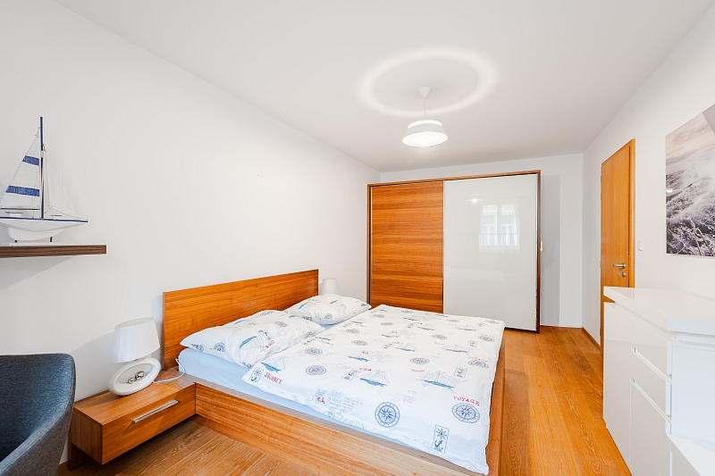 Staropramenná, Smíchov - Prague 5 | Rent, Apartment One-bedroom (2+kk), 59 m²