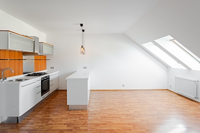 Březinova, Karlín - Praha 8 | Pronájem, Byt 3+kk, 112 m²