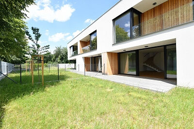 Dobřenická, Klánovice - Prague 9 | Sale, House Three-bedroom (4+kk), 211 m²