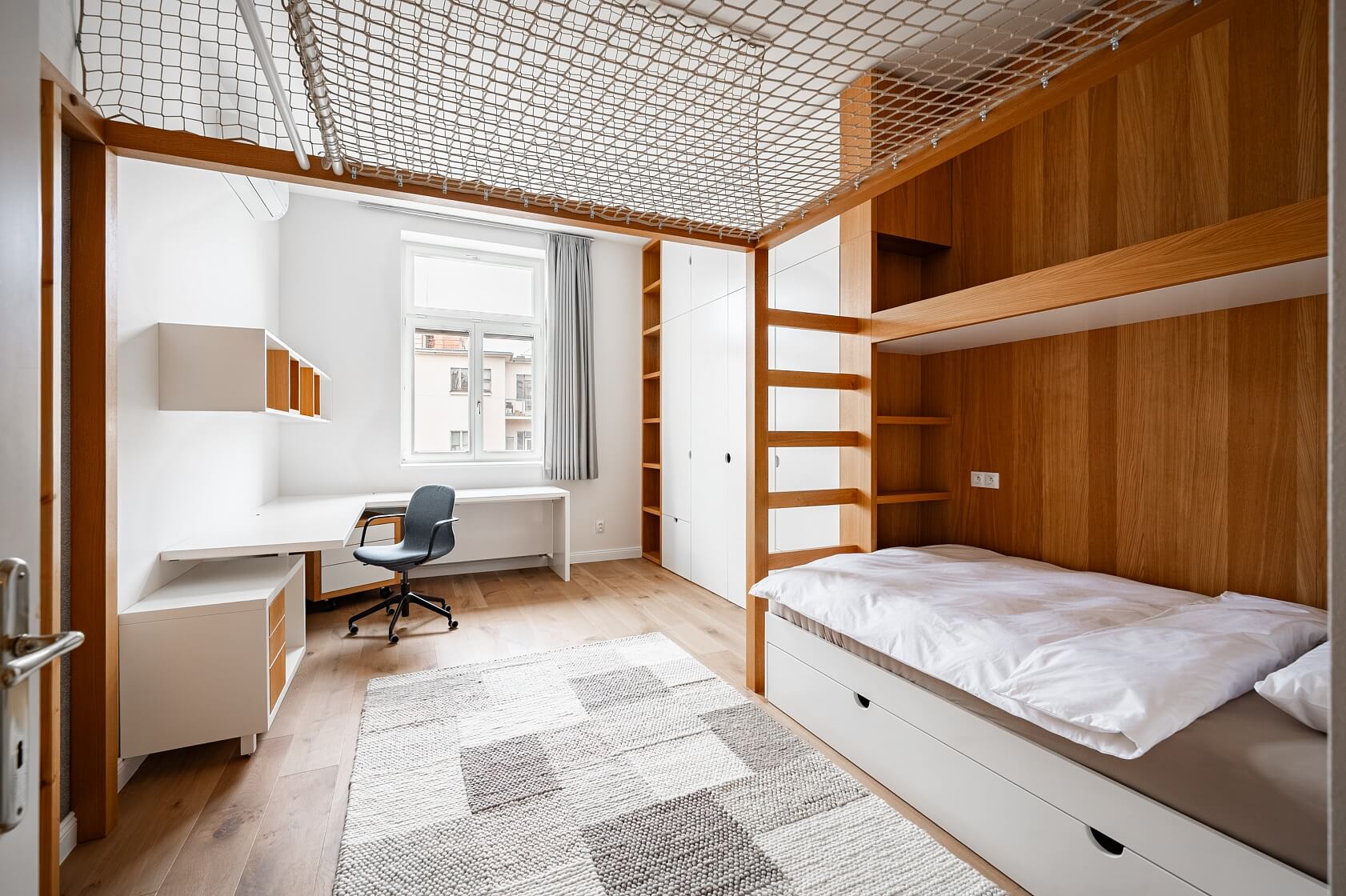 Šmeralova, Bubeneč - Prague 7 | Rent, Apartment Two-bedroom (3+kk), 111 m²