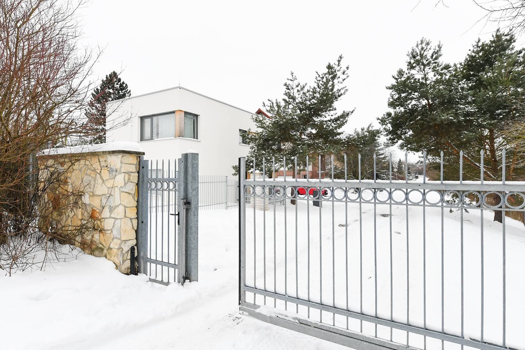 Starodvorská, Lysolaje - Prague 6 | Sale, House Three-bedroom (4+kk), 151 m²