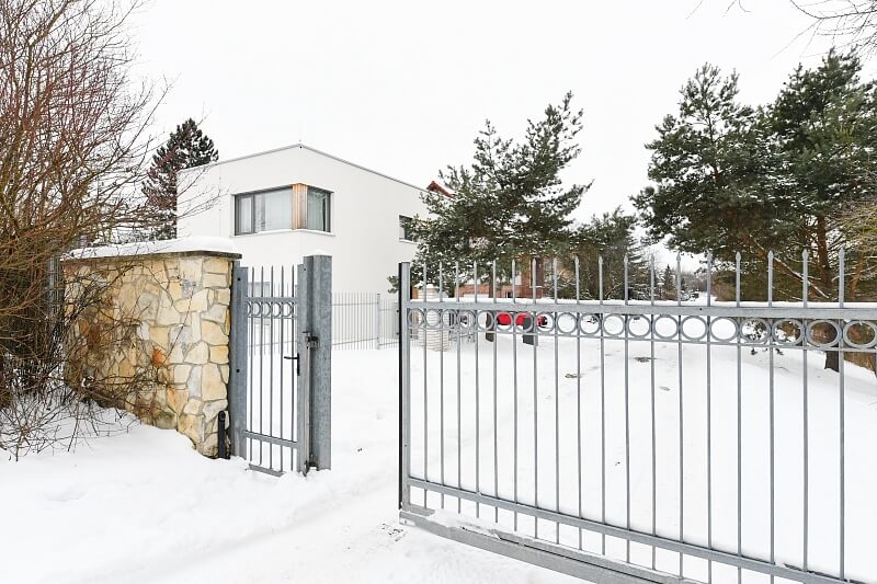 Starodvorská, Lysolaje - Prague 6 | Sale, House Three-bedroom (4+kk), 151 m²