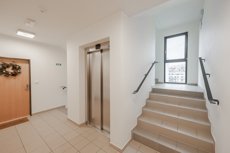 Rorýsova, Modřany - Prague 4 | Sale, Apartment One-bedroom (2+kk), 65 m²