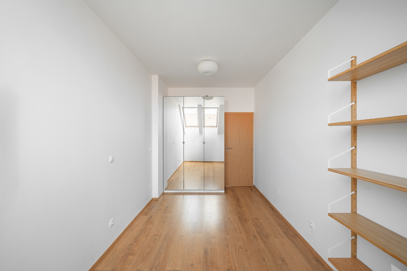 Žerotínova, Žižkov - Prague 3 | Sale, Apartment Three-bedroom (4+kk), 140 m²