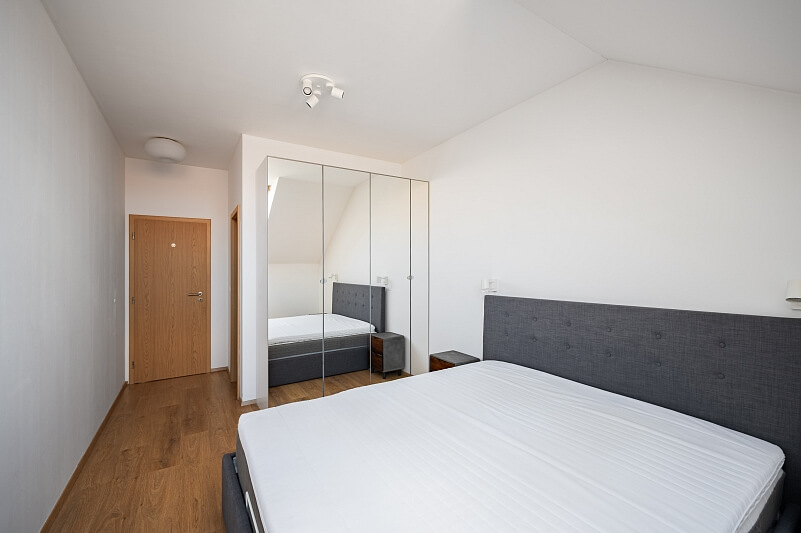 Žerotínova, Žižkov - Praha 3 | Prodej, Byt 4+kk, 140 m²