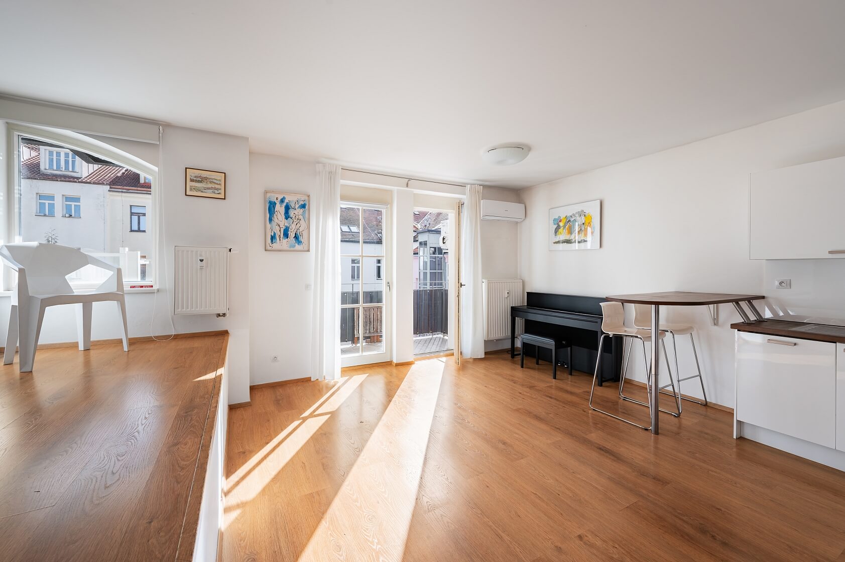 Žerotínova, Žižkov - Prague 3 | Sale, Apartment Three-bedroom (4+kk), 140 m²