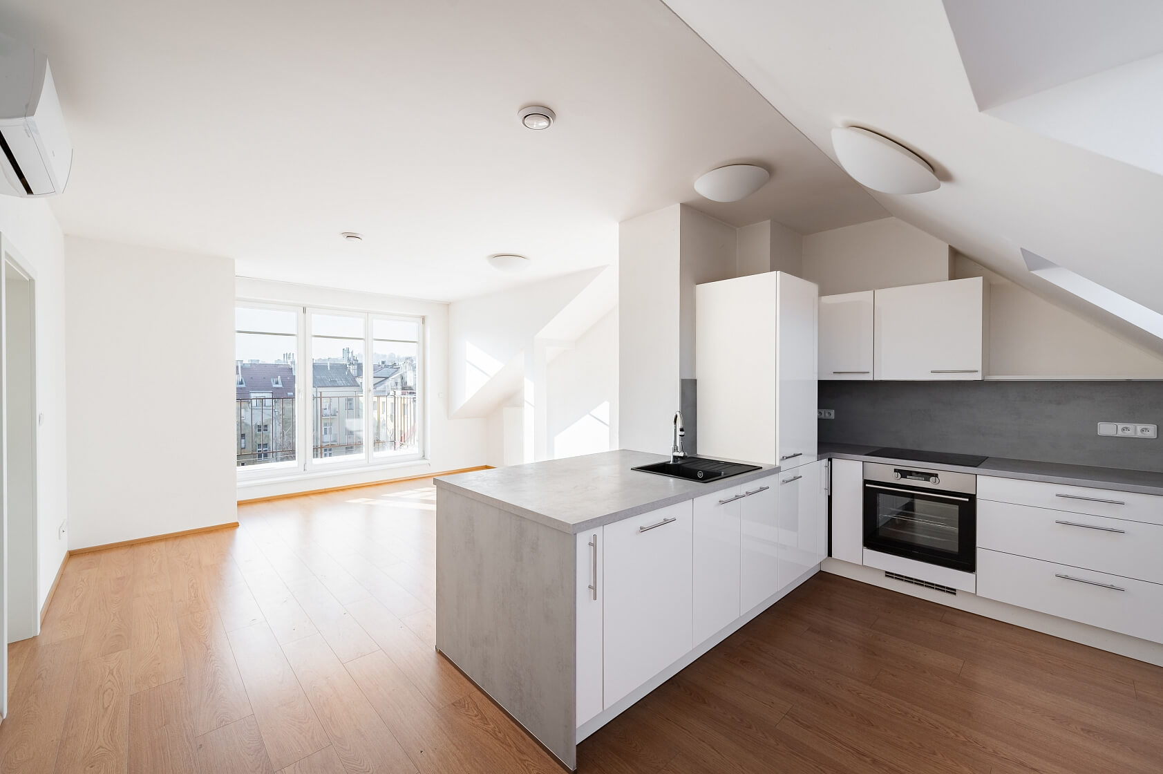 Svornosti, Smíchov - Praha 5 | Prodej, Byt 3+kk, 85 m²