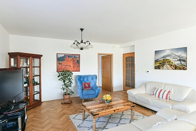 Pod Martinem, Řepy - Prague 6 | Rent, House Four-bedroom (5+kk), 250 m²