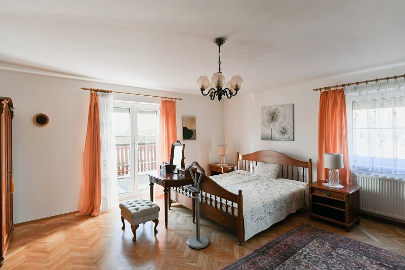 Pod Martinem, Řepy - Prague 6 | Rent, House Four-bedroom (5+kk), 250 m²