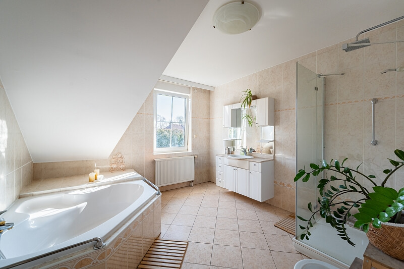 Školní, Mukařov - Praha-východ | Sale, House Four-bedroom (5+kk), 270 m²