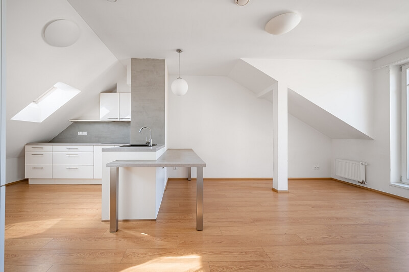 Svornosti, Smíchov - Prague 5 | Sale, Apartment Three-bedroom (4+kk), 107 m²