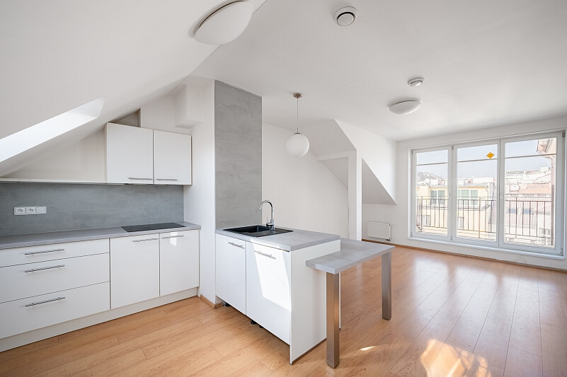Svornosti, Smíchov - Prague 5 | Sale, Apartment Three-bedroom (4+kk), 107 m²