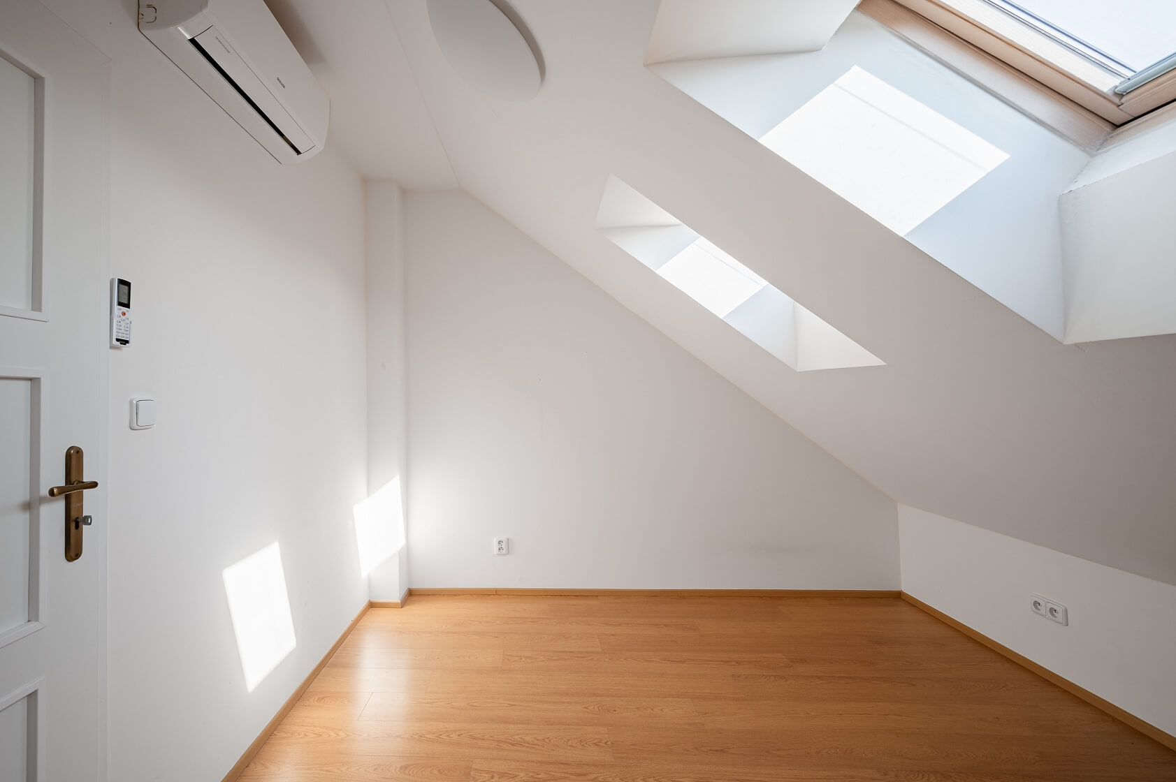 Svornosti, Smíchov - Prague 5 | Sale, Apartment Three-bedroom (4+kk), 107 m²