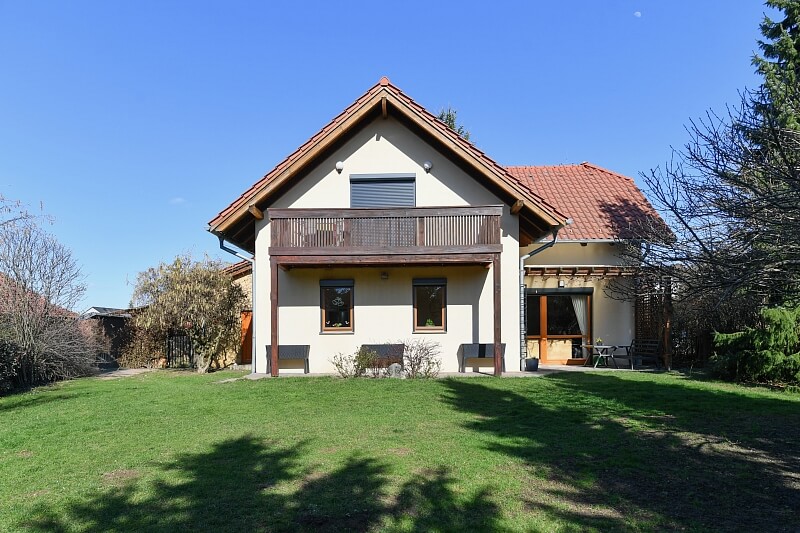 Javorová, Sulice - Praha-východ | Pronájem, Rodinný dům 4+1, 162 m²