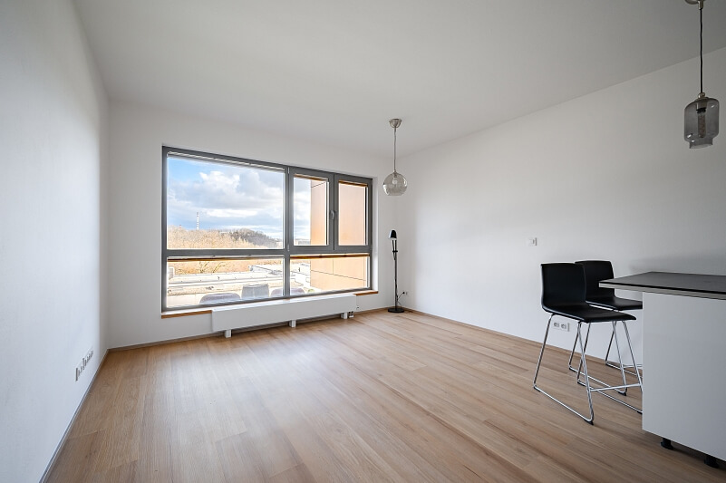 Mezitraťová, Hrdlořezy - Praha 9 | Pronájem, Byt 2+kk, 53 m²