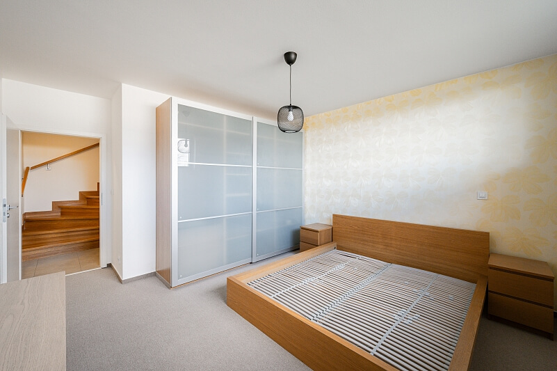 Mezitraťová, Hrdlořezy - Praha 9 | Pronájem, Byt 2+kk, 53 m²