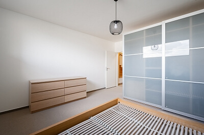 Mezitraťová, Hrdlořezy - Prague 9 | Rent, Apartment One-bedroom (2+kk), 53 m²