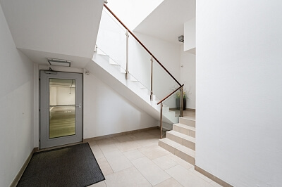 Mezitraťová, Hrdlořezy - Praha 9 | Pronájem, Byt 2+kk, 53 m²