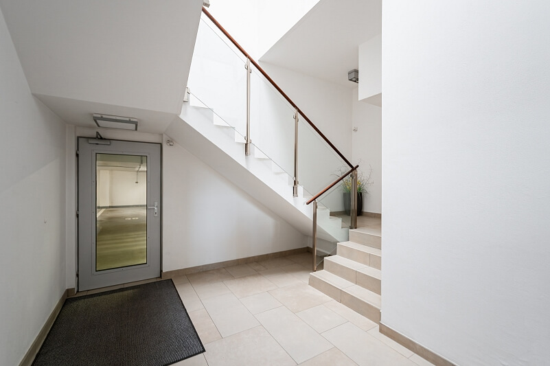 Mezitraťová, Hrdlořezy - Praha 9 | Pronájem, Byt 2+kk, 53 m²