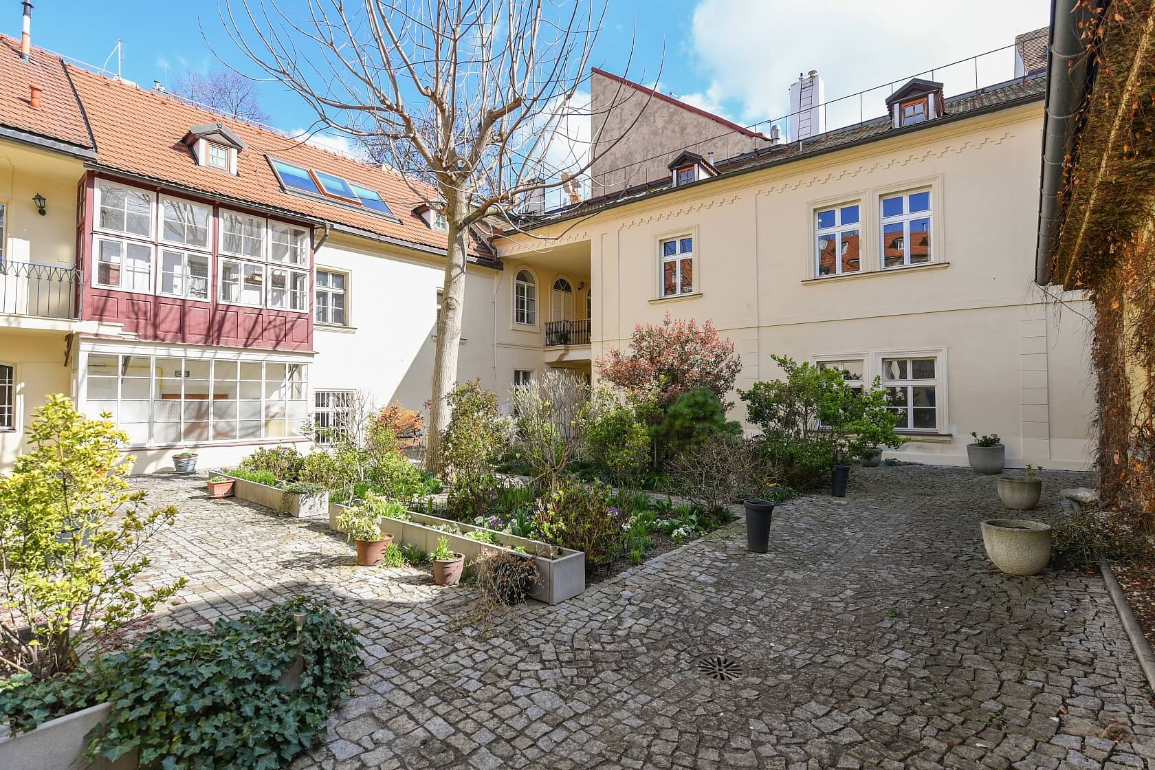 V jirchářích, Nové Město - Prague 1 | Rent, Apartment Two-bedroom (3+kk), 152 m²