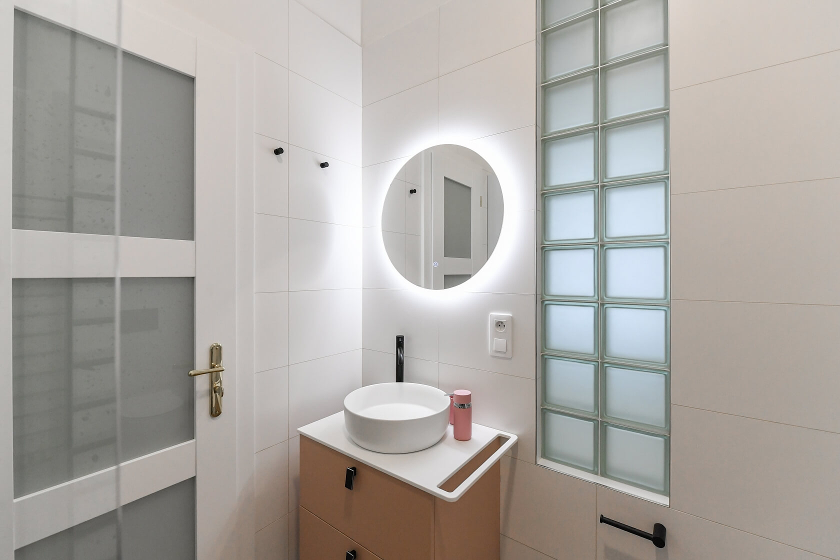 Roháčova, Žižkov - Prague 3 | Rent, Apartment One-bedroom (2+kk), 51 m²