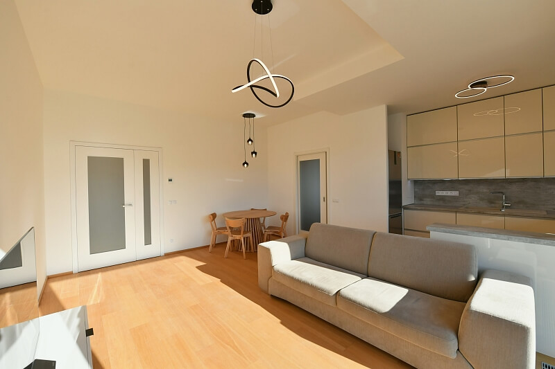 Učňovská, Hrdlořezy - Praha 9 | Pronájem, Byt 3+kk, 85 m²