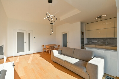 Učňovská, Hrdlořezy - Praha 9 | Pronájem, Byt 3+kk, 85 m²