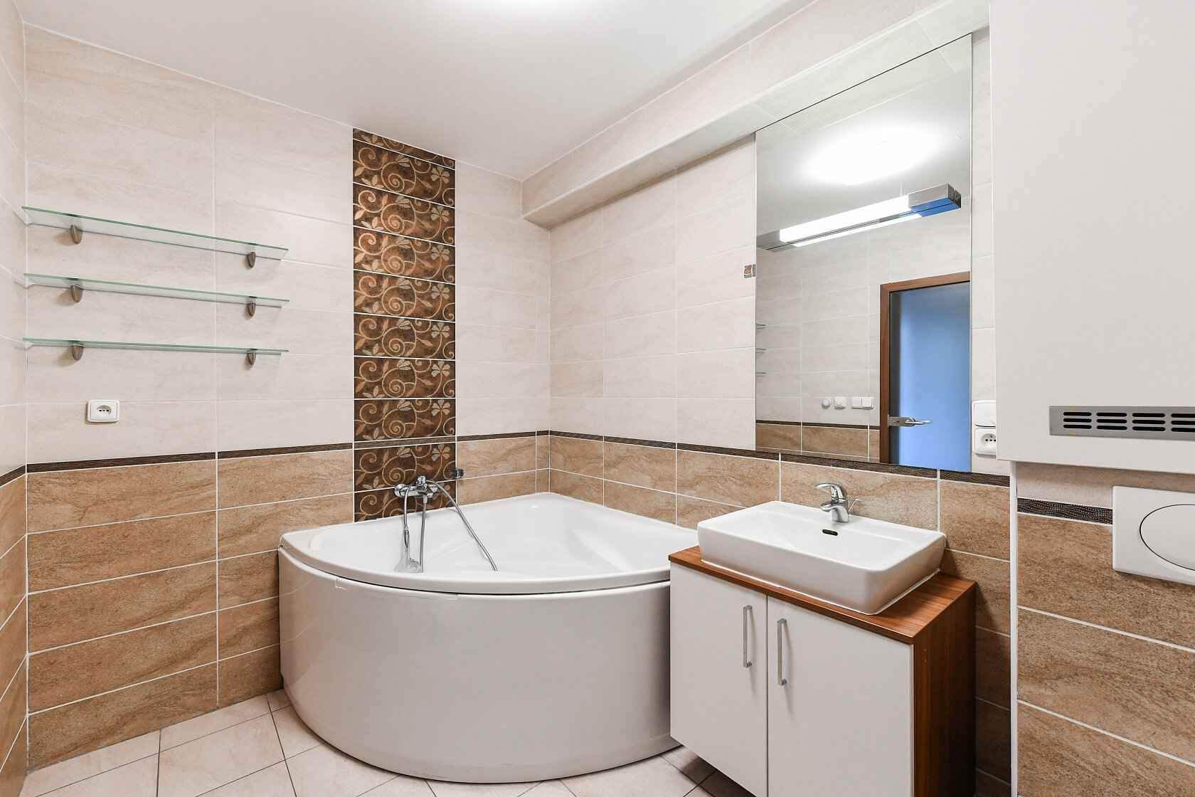 Rudolfovská tř., České Budějovice - České Budějovice | Sale, Apartment One-bedroom (2+kk), 109 m²