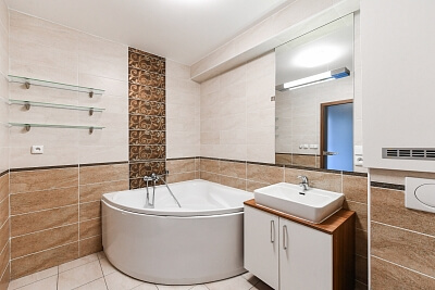 Rudolfovská tř., České Budějovice - České Budějovice | Sale, Apartment One-bedroom (2+kk), 109 m²