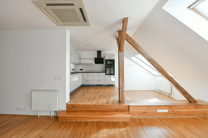 Bělehradská, Nusle - Prague 4 | Rent, Apartment One-bedroom (2+kk), 74 m²